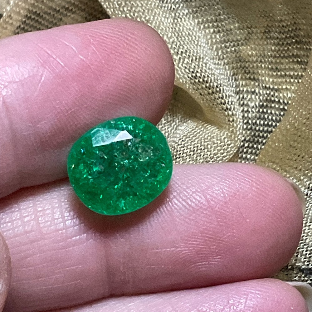 Emerald - Picture 2 of 7